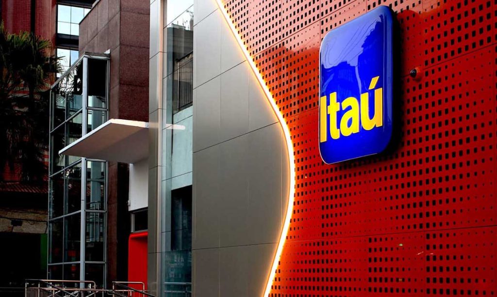 Itaú (ITUB4) tem lucro líquido