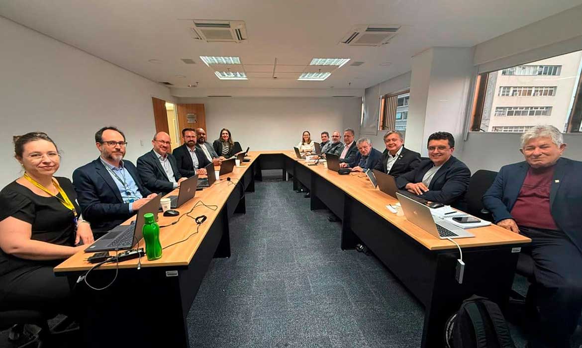 CONTEC cobra renovação dos acordos em reunião