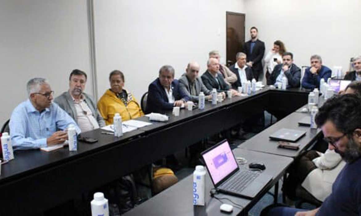 Negociação com a Caixa avança em debates